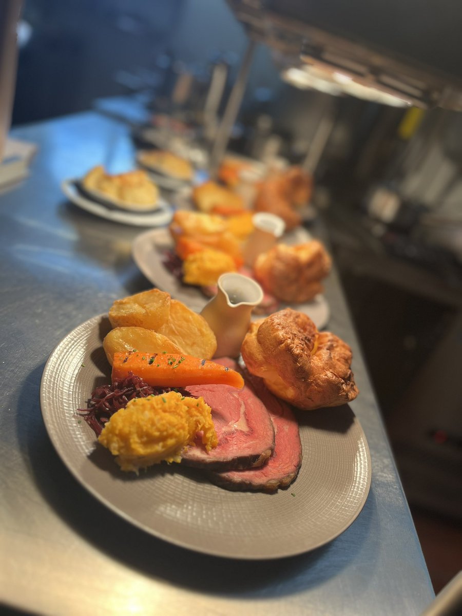 Few hits from yesterday’s Sunday roast <a href="/SumasRestaurant/">Sumas Restaurant</a> !!!