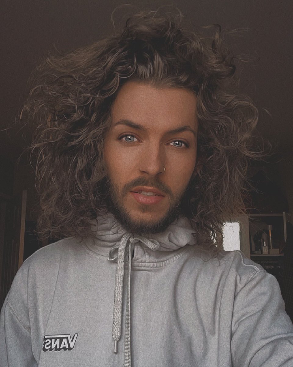 𝐌𝐈𝐊𝐈𝑒𝑛𝑎𝑒 tweet media