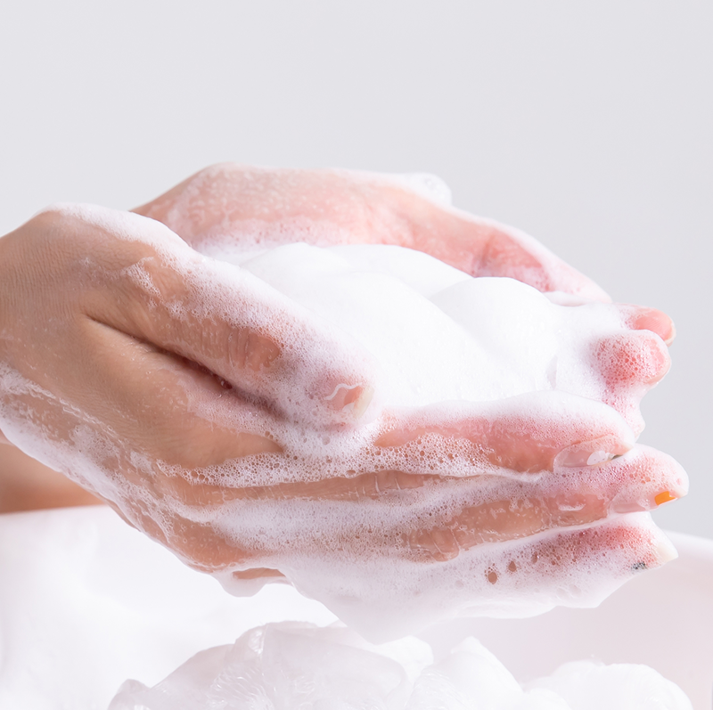 OXO_MQ_Skin_Lab's tweet photo. #KAZEソープ
スキンケアの基本の“洗顔” は、健やかで美しい肌を取り戻すためのトビラ。
うるおいを奪わず、すっきりと汚れだけを落として、 スキンケアのセカンドステップへ繋ぎます。

#MQスキンラボラトリーズ
#オーバイオー
#OXO
#オーバイオー
#酸素水
#O2コスメ
#O2スキンケア https://t.co/q8NP9z74Uv