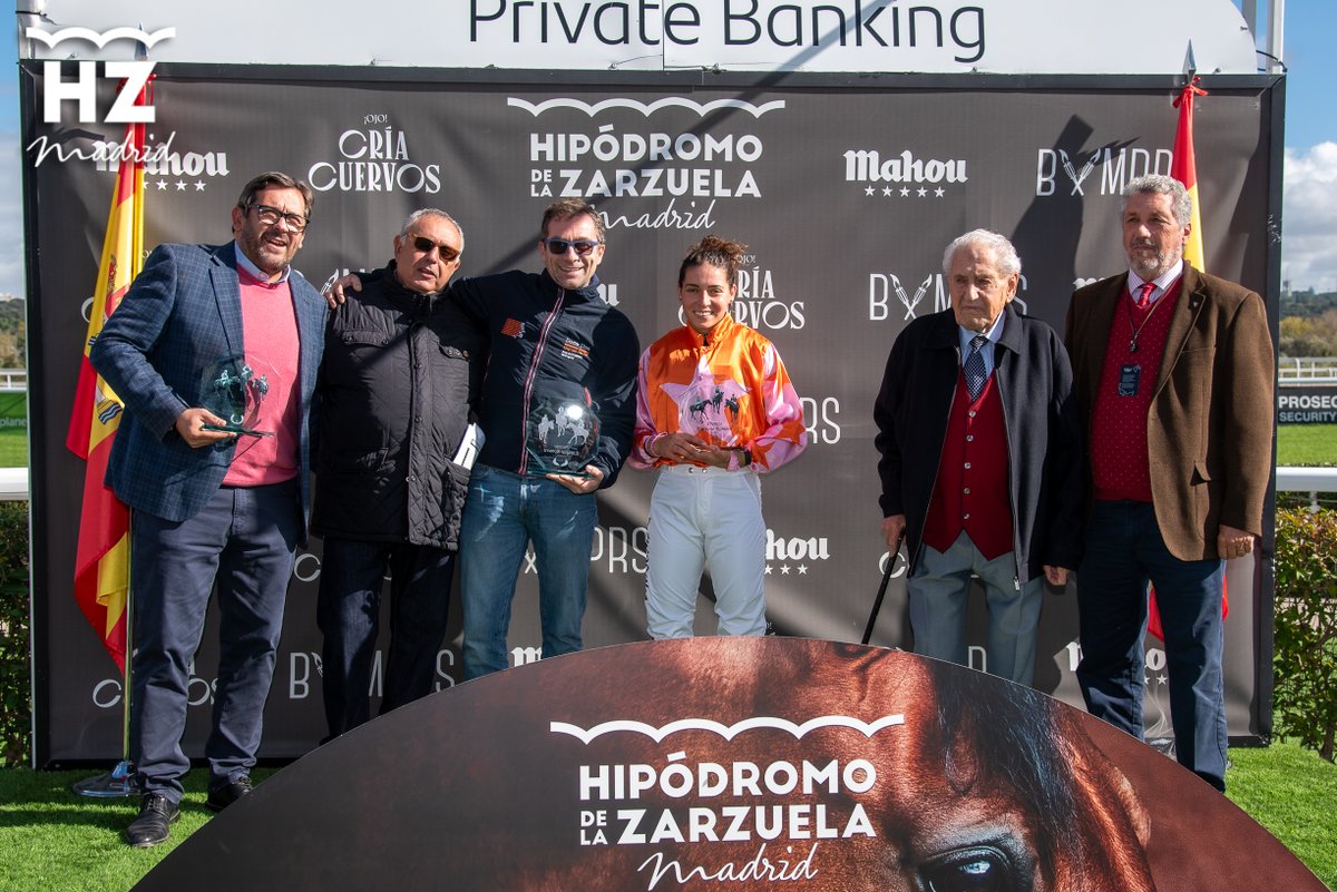 Segunda victoria consecutiva de ATLANTIC NORTH (U S Navy Flag) con <a href="/DenisaSikorov4/">Denisa Sikorová</a> <a href="/sikorka_d/">Denissa Sikorová</a>, en esta ocasión en el Premio Enrique Romera.
Enhorabuena a su propietario, Cuadra Annua Racing, al preparador <a href="/JCROSELLRACING/">JUAN CARLOS ROSELL RACING</a>, y a la jockey.
Entregó el trofeo Enrique Romera.
🏆👏🏇