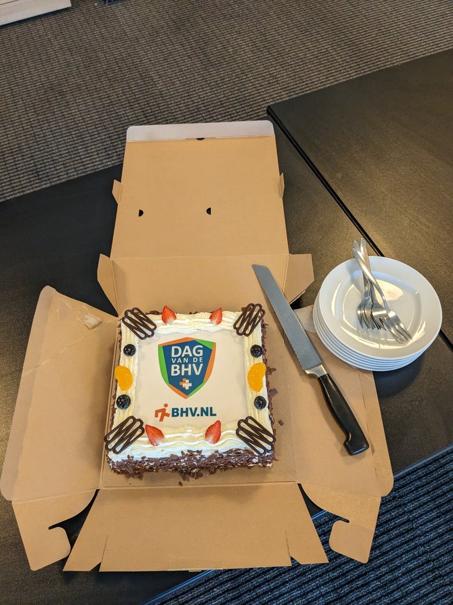 Vandaag is het de Dag van de BHV! Graag willen wij alle BHV'ers bedanken! Wij zijn trots op jullie!  #bhv #dvdbhv #dagvandebhv #veiligwerken
Ook de deelnemers aan de opleiding #HBHV-strategisch krijgen taart! Dank je wel <a href="/BHV_NL/">BHV.NL</a>