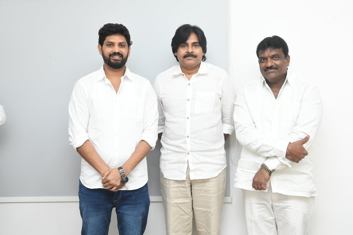 SampathNayakJSP's tweet photo. త్వరలో వైరా నియోజకవర్గం లో జనసంద్రమైన సునామీ రాబోతుంది ✊✊ https://t.co/5emGR2qmxO
