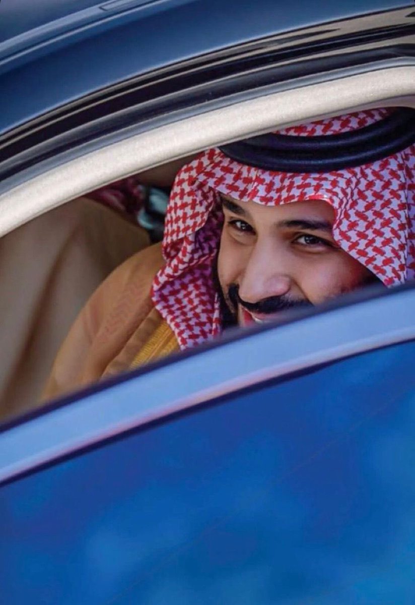 " من يقول ان السعد مايبيّن بالوجيه 
والله ان وجهك لحالة يبشّر بالسعد🤍.
#محمد_بن_سلمان 
#ولي_العهد