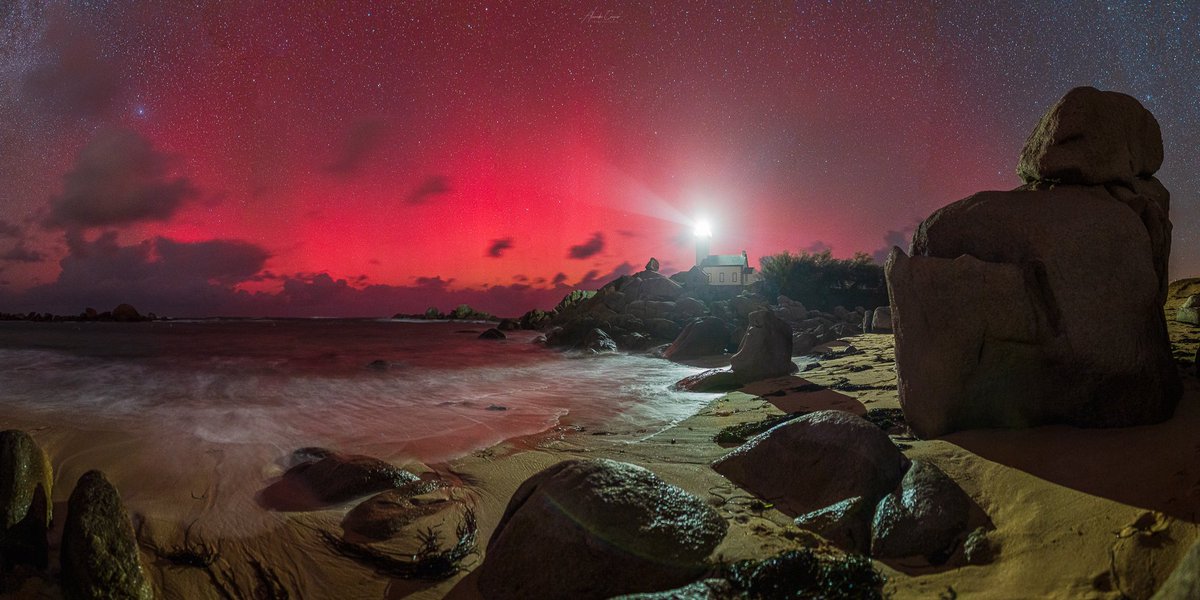 --- Tempête géomagnétique ---
La nuit dernière, une salve d'aurores boréales à pu être observée en France, et notamment ici en Bretagne, au phare de Pontusval. 
#auroraboreale #AuroreBoreale #northernlights #AURORE #AURORABOREAL #Bretagne #France2 #auroresboréales #Finistère