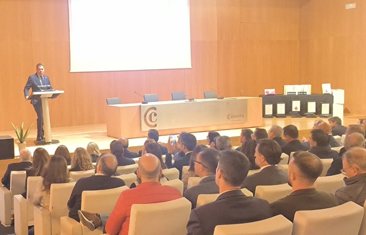 Hoy en <a href="/CCGranada/">Cámara de Granada</a> celebramos la #Jornada: #CumbreEuropea ¿Y ahora que?, donde analizamos como debe aprovechar #Granada el impacto de la Cumbre.

#cumbreeuropeagranada