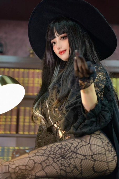 コスプレイヤーしろさきのTwitter画像28