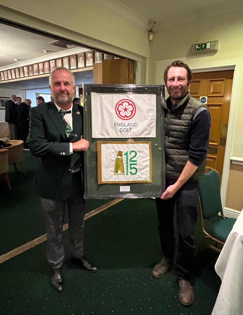 Ricky presenting Ollie with a memento for presenting and preparing the course throughout @EalingGolfClub 125 years. Congratulations Ollie, keep up the hard work! #agronomy #agronomylife #golfmaintenance #golfcourse