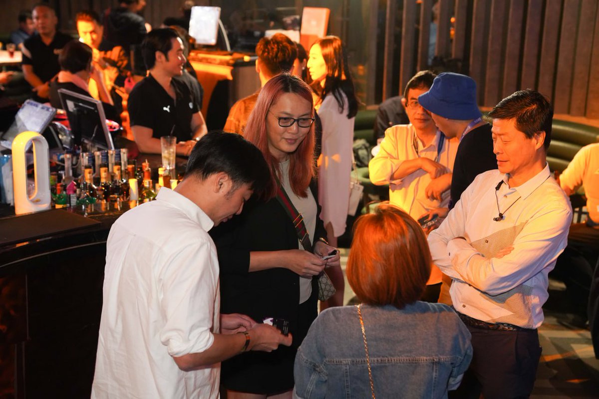 ednsdomains's tweet photo. Hey fam, here are more photos from the successful @ednsdomains x @live4well Web3 and Blockchain Bash event.

It was a fantastic experience as we united to transform the way individuals interact with their well-being by merging advanced Web3 technology with a holistic health approach.

#hkfintechweek #FintechHK #fintech #HK #HKFTW #HKFinTechWeek2023 #EDNS #LIVE4WELL #BlockchainBash