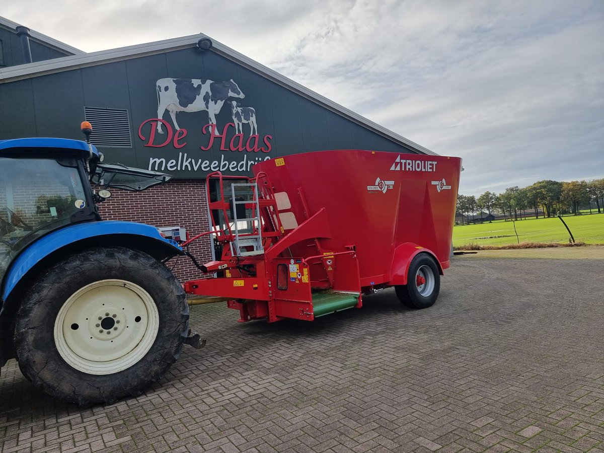 Na 14 jaar trouwe dienst heeft de Fam. de Haas 🇳🇱 hun Solomix 2 12 m3 voermengwagen vervangen voor een Solomix 2 20 m3. Met dank aan onze dealer @Wagricom bedanken wij tevens de klant voor het vertrouwen en wensen hen veel voer-plezier met hun nieuwe voermengwagen. 
#mengwagen