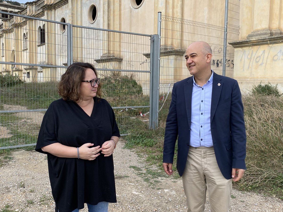 ElPi_IB's tweet image. 🟢 El Pi demana que es reprenguin les obres del Sindicat de Felanitx.

🗣️ Magdalena Vives, portaveu insular: “Consideram que El Sindicat ha de tenir un auditori, la seu de la facultat de Belles Arts i un museu etnològic”.

#SomFelanitx
#SomIlles