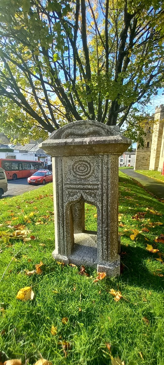 Telephone box shaped monument, Bodmin churchyard.
#MonumentsMonday