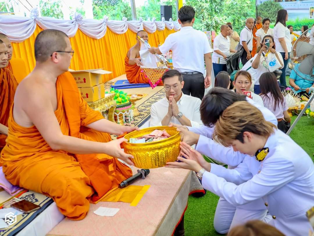pprimpraao's tweet photo. 90% ของเมนหลาน คิดเกินงานบุญ 🤭
#กฐินประทานวัดใบบุญ 💛💚 https://t.co/LHrdz5cM5F