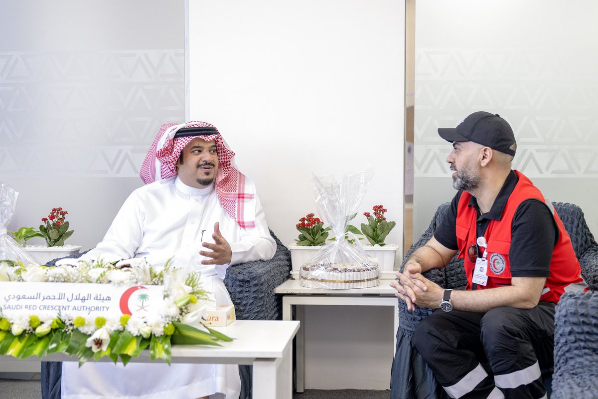 emara_alriyadh's tweet photo. سمو نائب أمير منطقة #الرياض يستعرض مؤشرات زمن الاستجابة الاسعافية للهلال الأحمر بالمنطقة.

https://t.co/apqcToiYa5

#إمارة_الرياض https://t.co/8GwcjRydmt