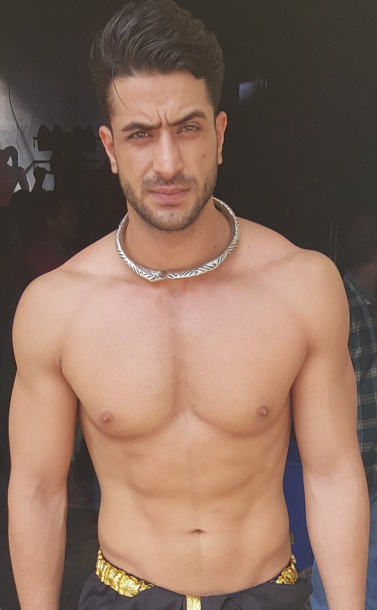 Once upon a time <a href="/AlyGoni/">Aly Goni</a> 😳🔥🥵
#AlyGoni