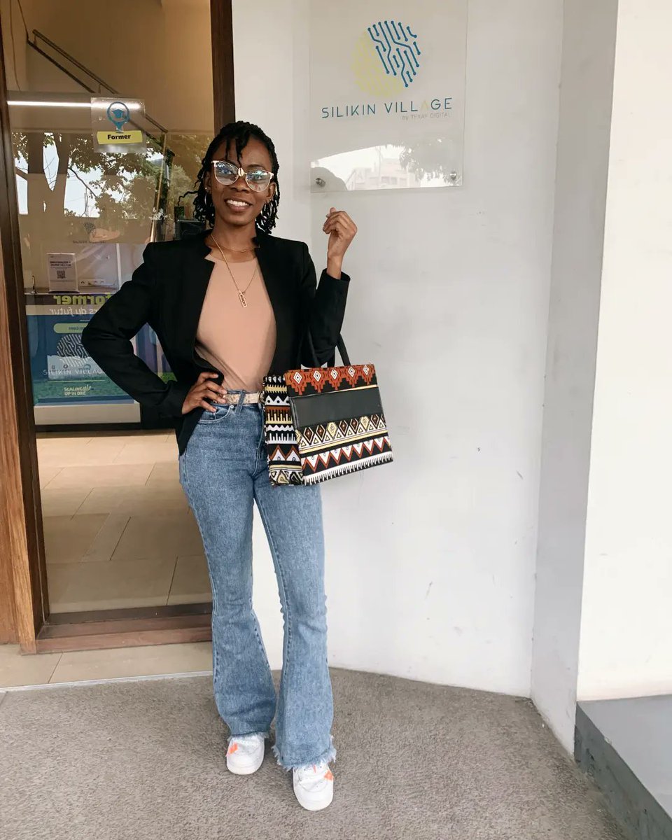 milongo_lady's tweet photo. Investissez dans votre cerveau, c'est l'investissement le plus rentable qui ne vous sera jamais ôté .
Belle semaine My E family ✨
#bossladymindset #blackgirlmagic #resilience #reseautage #femmeleader #formation #investing
@Kiese_LMk @_Iragi_ https://t.co/L8F31pQAeY