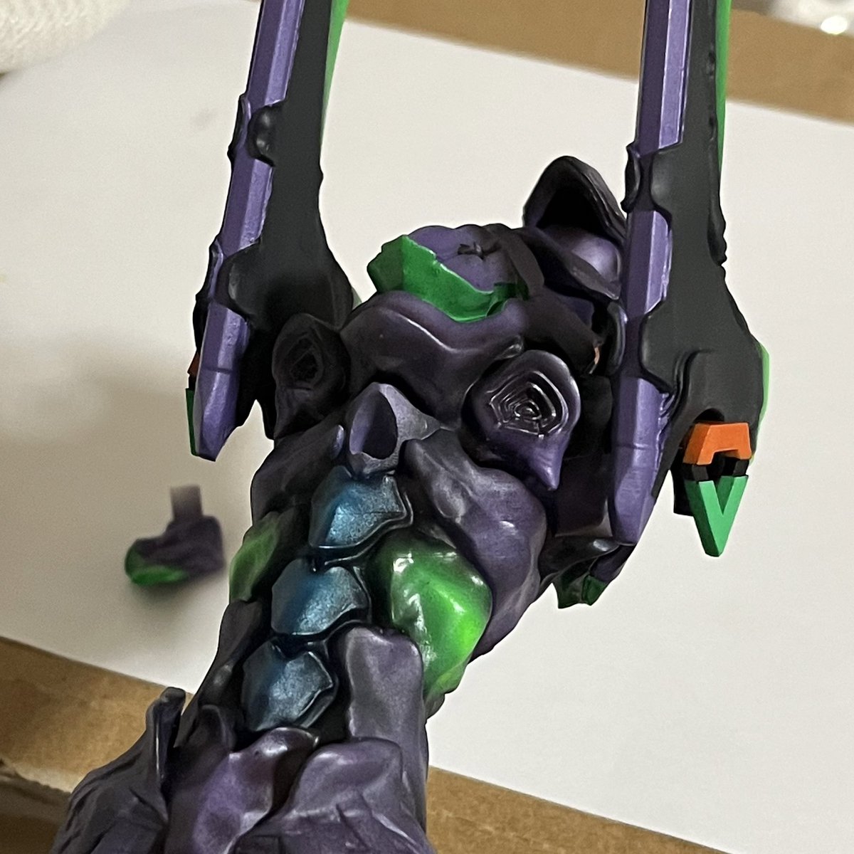 3Dbenkyou's tweet photo. 初号機のガレージキット準備中〜
塗装見本？あとちょっと
 #エヴァンゲリオン https://t.co/YeHw52uZ1Y