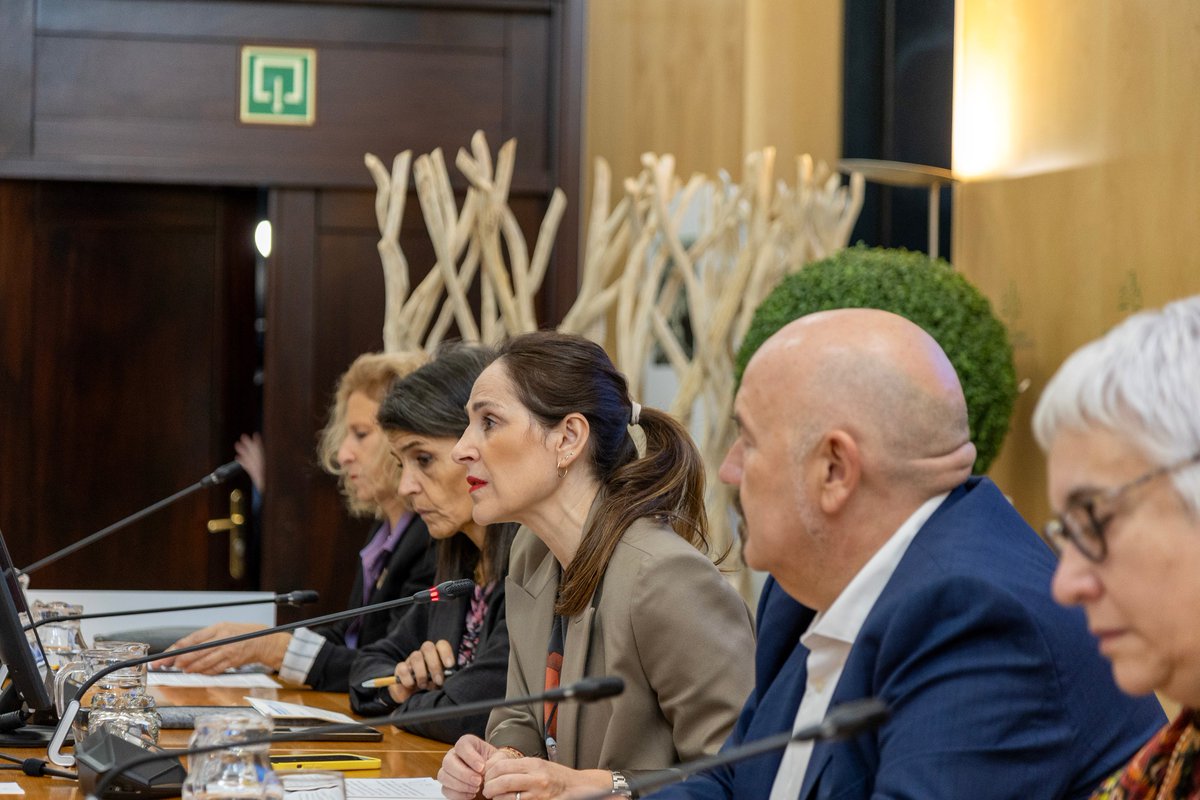 PVasco_EuskoL's tweet photo. Inaugurazioan parte hartu dute / Han participado en la inauguración
🗣️Bakartxo Tejeria @PVasco_EuskoL
🗣️Iñigo Iturrate euskal taldeartekoko koordinatzailea
🗣️Filomena Ruggiero @fpfeong
🗣️Ana Ramirez de Ocariz #Emaize
🗣️@nerea_melgosa @BerdintasunEJGV
📺https://t.co/ckCw2aSxOT https://t.co/1N0DwUBx6V
