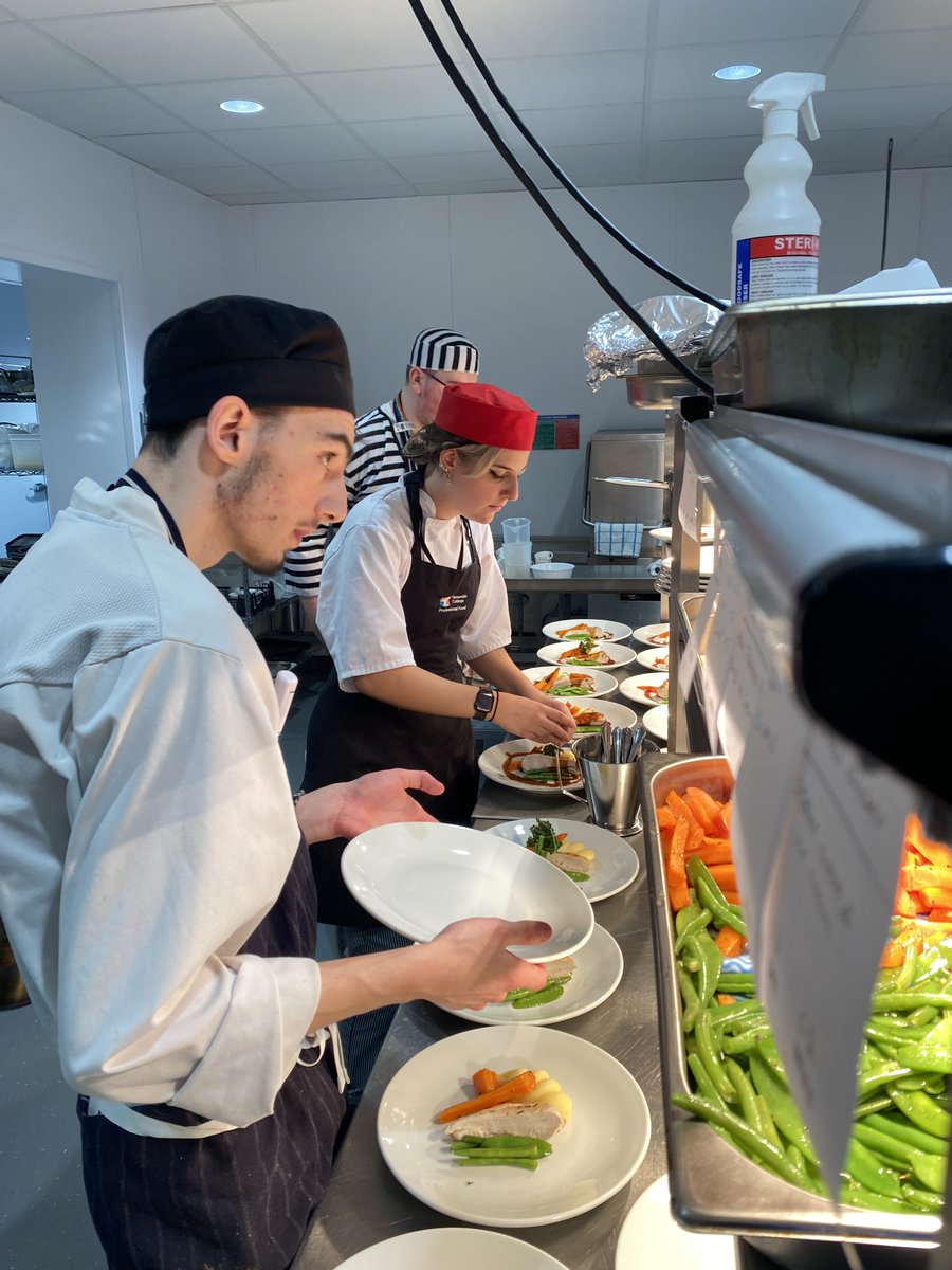 TamesideCollege's tweet photo. Autumn/Halloween service @RestaurantAtT1 was in full swing last week! Some amazing dishes made by students inc. cod loin with red pepper ragu and warm parkin and toffee apple 😋 #ICanBe https://t.co/fcb6ZlpnAP