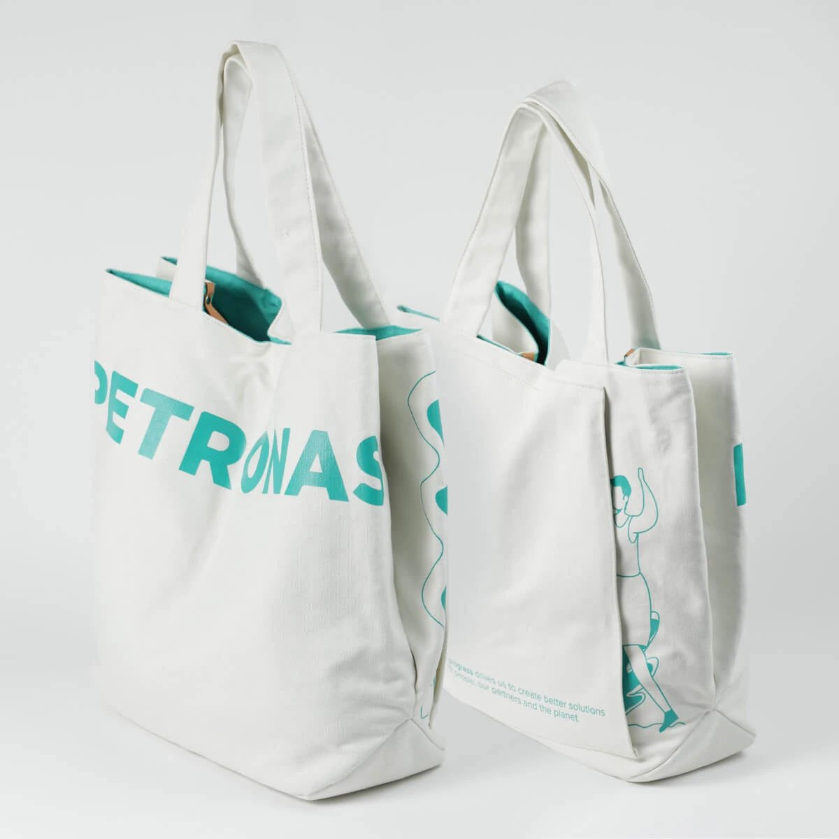 akmlhannani's tweet photo. Another day another big-companies-stealing-small-brands-ideas. Didn’t expect this from you @Petronas 

Tak cukup that the designs are the exact same copy, cara ambil gambar pun kena tiru??? https://t.co/GLYMKxI63J