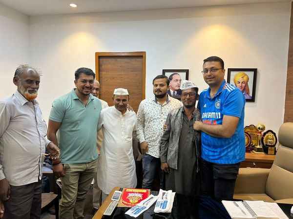 BalramAmethi's tweet photo. दिल्ली में Congress को बड़ा झटका, किराड़ी विधानसभा के तमाम पदाधिकारी और कार्यकर्ता AAP में शामिल।

@AAPDelhi @AamAadmiParty @MLARituraj @rajeshgupta https://t.co/zwr8896AL5
