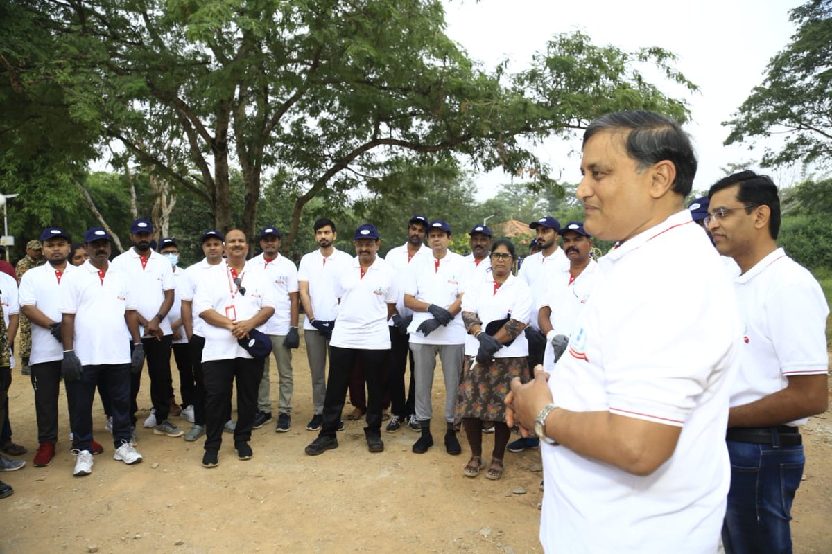 IncometaxKarGoa's tweet image. As part of Swachata Abhiyaan, cleanliness drive was undertaken by the officers and officials of CCIT-2 charge Bengaluru, at Agara Lake, Bengaluru and 92 kgs of plastic waste was removed from periphery of the lake.
#SpecialCampaign3
@nsitharaman,@FinMinIndia,@IncomeTaxIndia