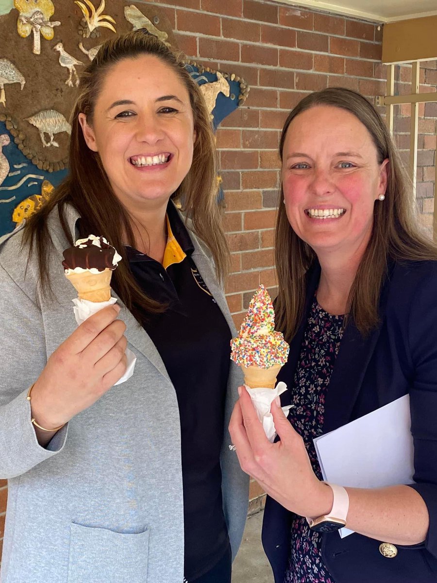 Emma Snell (@emmasnelltqa) on Twitter photo Thank you <a href="/TraceyEllen6/">Tracey Ellen</a> for the ice cream van inspiration π¦π¦ We had 107 very excited little people (plus a few teachers) celebrating 90%+ attendance so far for Term 4 (thatβs 70% of our school) <a href="/credfern5/">Craig Redfern</a> <a href="/NSWEducation/">NSW Dept of Education</a> #LoveWhereYouLearn ππ€ Thank you <a href="/TraceyEllen6/">Tracey Ellen</a> for the ice cream van inspiration π¦π¦ We had 107 very excited little people (plus a few teachers) celebrating 90%+ attendance so far for Term 4 (thatβs 70% of our school) <a href="/credfern5/">Craig Redfern</a> <a href="/NSWEducation/">NSW Dept of Education</a> #LoveWhereYouLearn ππ€