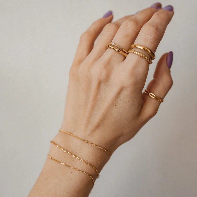 Discover the Elegance in Simplicity with Our Exquisite Minimalist Bracelets and Rings. Elevate Your Style with Understated Beauty. ✨ #VanissaGavanni #MinimalistJewelry