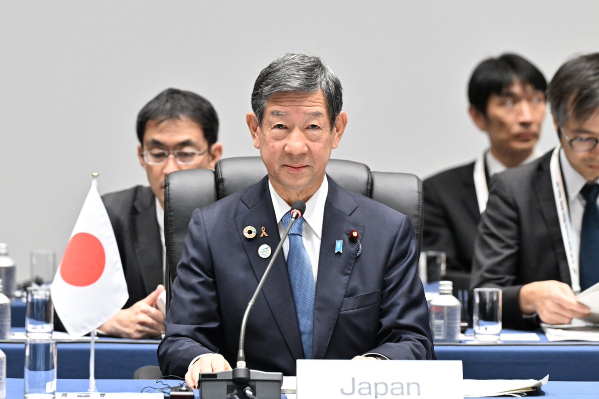 Kankyo_Jpn's tweet photo. 4日、議長国日本が名古屋市にて開催した、第24回日韓中三カ国環境大臣会合は、3カ国での共同コミュニケを採択し、終了しました。日本は、今後も韓国、中国と連携して、#ヒアリ をはじめとする #侵略的外来種 対策や、#大気汚染 対策等、地球規模の様々な環境課題に取り組んでまいります。
#TEMM24 https://t.co/6phPYrqEzW
