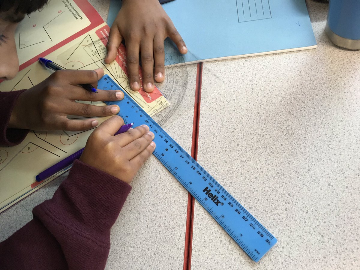 Stphilipevanspr's tweet photo. Bl5 are naming and identifying angles in maths and working collaboratively to use a protractor to measure angles accurately #spemaths https://t.co/w8vb4xUrhp