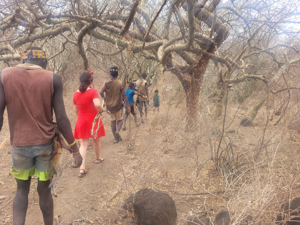 ps_ecekartal's tweet image. Visiting #Tanzania and met with the #Hadza tribe, who are one of the last hanter-gatherers in Africa, went hunting a velvet monkey with them and don't ask the rest😅