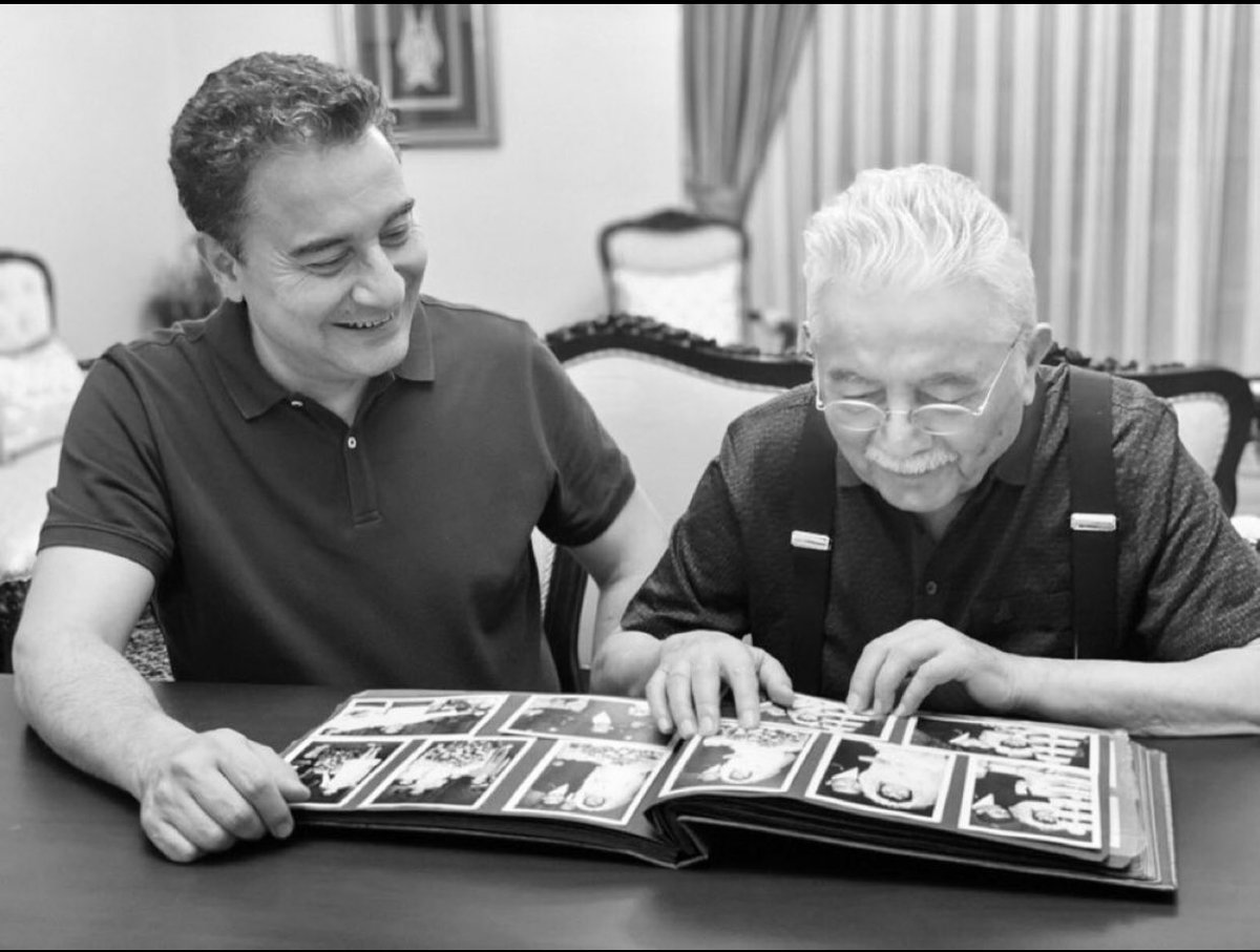 Genel Başkanımız Sn. <a href="/alibabacan/">Ali Babacan</a> ‘ın kıymetli babaları; dürüst ticareti ve ahlak abidesi prensipleriyle yakından tanınan esnaflardan Sn. Hilmi Babacan vefat etmiştir. Hilmi Bey’e Allah’dan rahmet, Sn. Genel başkanımız <a href="/alibabacan/">Ali Babacan</a> ve <a href="/devapartisi/">DEVA Partisi</a> camiamıza başsağlığı diliyoruz..