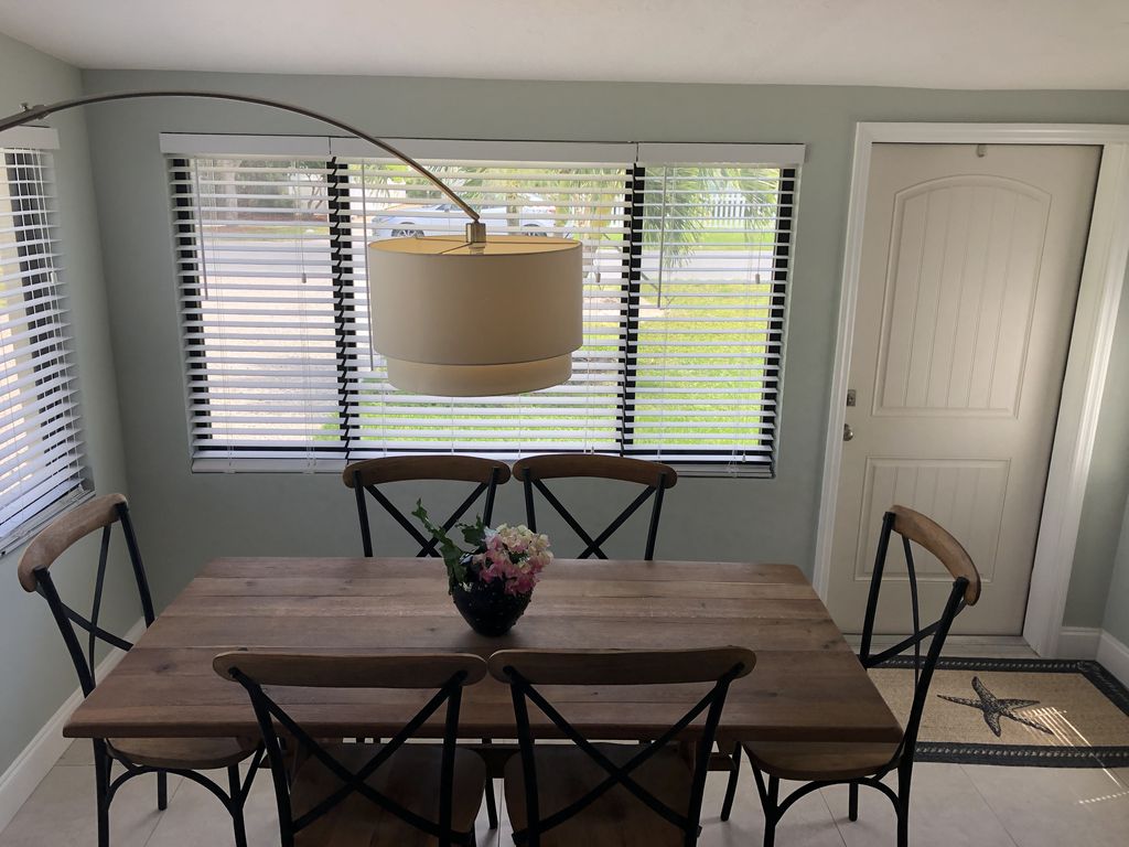4BRPoolHomePomp's tweet photo. Nestled by Pompano Beach Municipal Park, our house is a gateway to golf, bike paths, pools, and more. Explore shopping, dining, and the beach just 1.2 miles away. #PompanoBeachGetaway #FloridaVacation https://t.co/7WZC1XuK31 https://t.co/UMs8dyo776