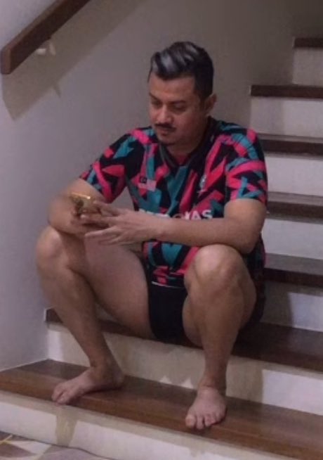 JOJAZ3's tweet photo. Katanya tgh sedih🫢🤣🤦🏽‍♂️ https://t.co/HF9oEC3Tq1