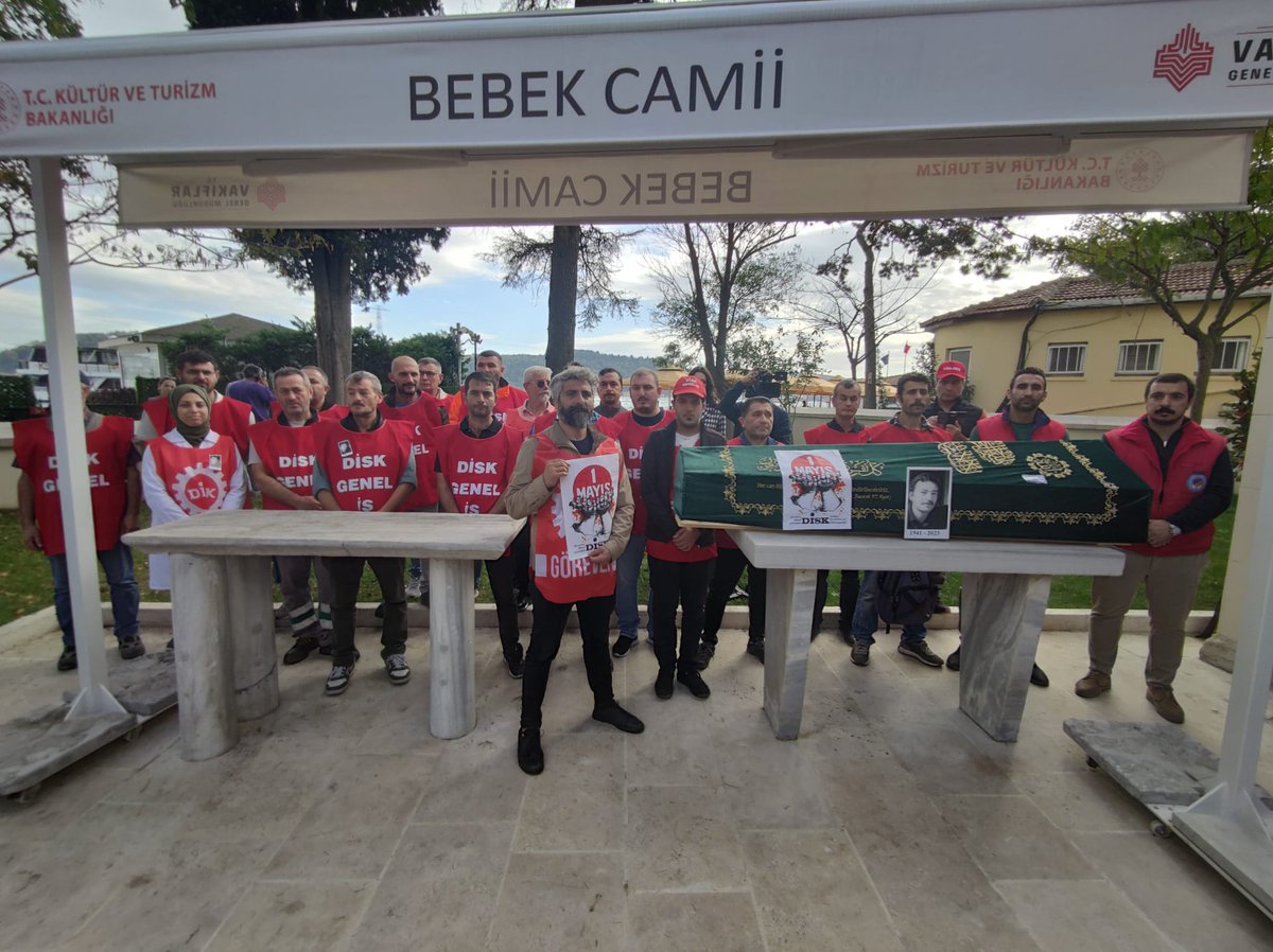 DİSK'in unutulmaz #1Mayıs afişlerinin yaratıcısı Orhan Taylan'ı, anısını işçi sınıfının demokrasi, emek ve özgürlük mücadesinde yaşatma sözü vererek sonsuzluğu uğurladık…