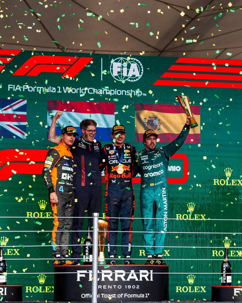 florentinpy_'s tweet photo. Una experiencia inolvidable en Interlagos! 🏎️🏁

Una carrera épica, en este icónico circuito donde la velocidad, el sonido de los motores y la adrenalina se fusionaron 🏁

#f1 #experiencef1 #familia https://t.co/CHFWlcyiwV