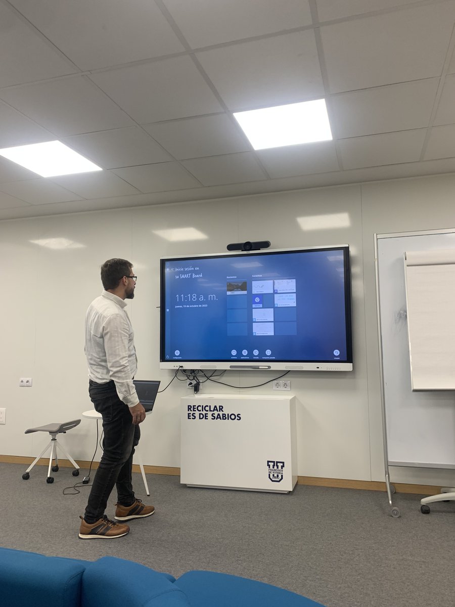 CEV_ufv's tweet photo. El día 19 de octubre tuvimos la segunda sesión del Seminario de educación del carácter, con el Profesor Martin Brestovanský (Universidad de Trnava, Eslovaquia). Aprendimos más sobre de educación del carácter y el liderazgo educativo, aplicando este enfoque a la práctica. https://t.co/OTWkQ7cXVI