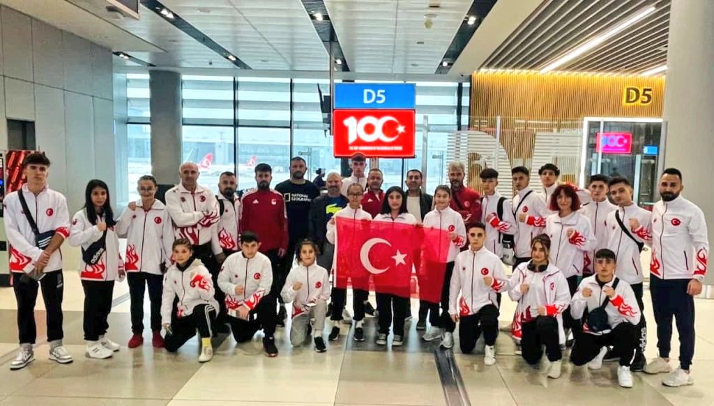 Akdeniz Ülkeleri Muaythai Şampiyonası ve Akdeniz Açık Kupası'nda 10 altın, 7 gümüş, 2 bronz madalya kazanarak organizasyonu ikinci sırada tamamlayan muaythai milli takımımızı kutluyorum.🇹🇷👏🏻