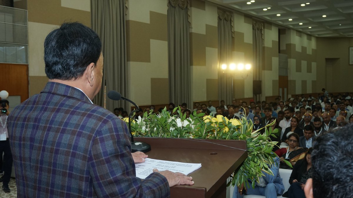 MeNarayanRane tweet picture