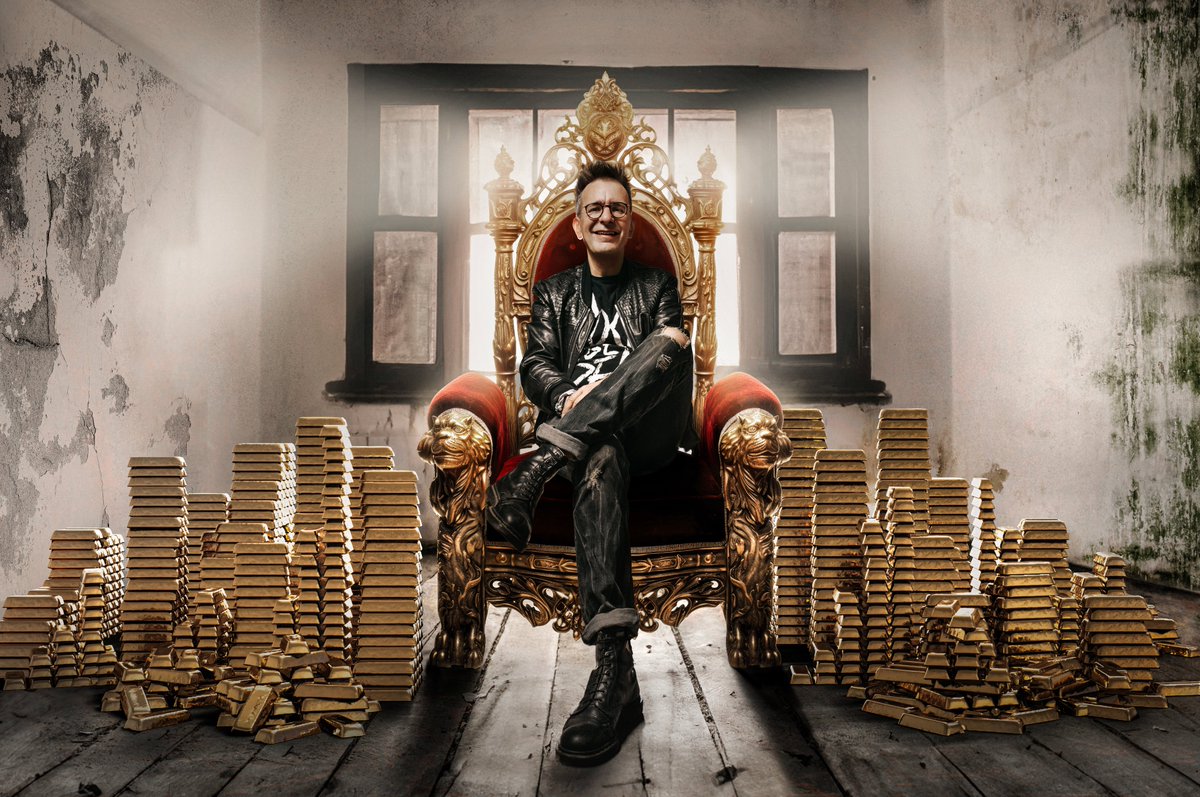 Das ist Gerald Hörhan, der „#Investment-Punk“. Mit knalligen Thesen und protzigem Lebenswandel verkauft er Bücher und teure Seminare. Für die <a href="/wiwo/">WirtschaftsWoche</a> habe ich mir sein Geschäftsmodell angesehen. Erkenntnis: Er ist kein Punk, sondern eher ein Spießer (€): wiwo.de/my/finanzen/ge…