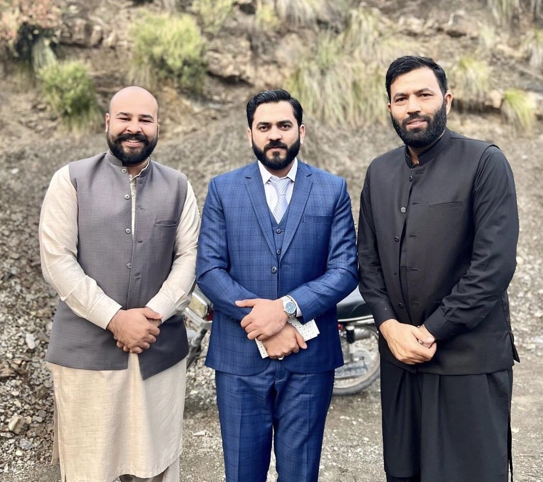 AamerGorsi's tweet photo. گیائیں کھوئی رٹہ
سابق مرکزی رہنما اسلامی جمعیت طلباء پاکستان برادر ملک اویس خان صاحب اور سابق امیدوار سیکرٹری جنرل جے کے ایس او برادر امان اللہ خان صاحب کی سابق صدر جے کے ایس او محمد عامر گورسی کی شادی میں شرکت۔
#ایڈمن
 #KarachiForEveryone @BBhuttoZardari https://t.co/5Nb8ATCMJq