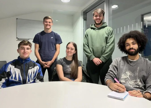 LJMUScreen (@ljmuscreen) on Twitter photo Journalism and Sports Journalism students are working alongside <a href="/LivEchonews/">Liverpool Echo</a> as part of the Community Reporter scheme.
READ: jmu-journalism.org.uk/liverpool-echo…
<a href="/JMUJournalism/">JMU Journalism</a> <a href="/merseynewslive/">MerseyNewsLive</a> <a href="/merseysportlive/">MerseySportLive</a> #opendays2023 Journalism and Sports Journalism students are working alongside <a href="/LivEchonews/">Liverpool Echo</a> as part of the Community Reporter scheme.
READ: jmu-journalism.org.uk/liverpool-echo…
<a href="/JMUJournalism/">JMU Journalism</a> <a href="/merseynewslive/">MerseyNewsLive</a> <a href="/merseysportlive/">MerseySportLive</a> #opendays2023