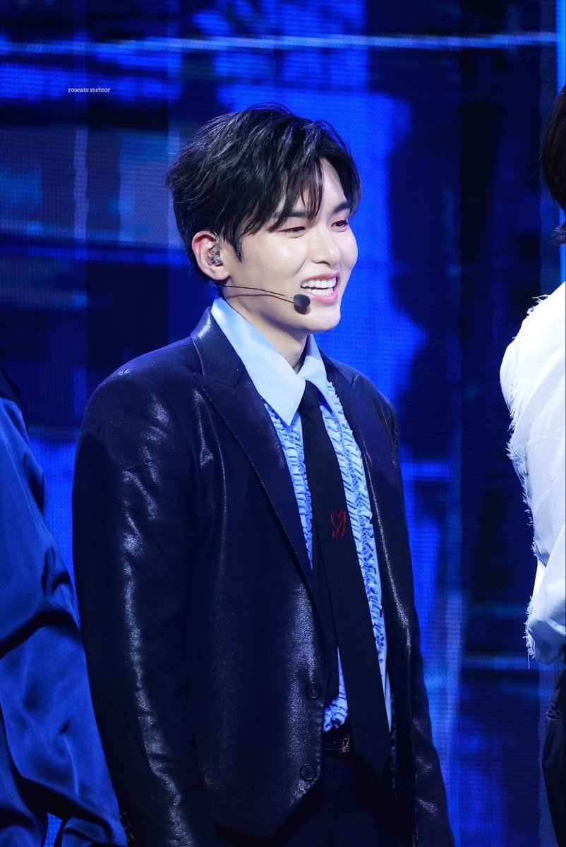 roseate🌠 tweet media