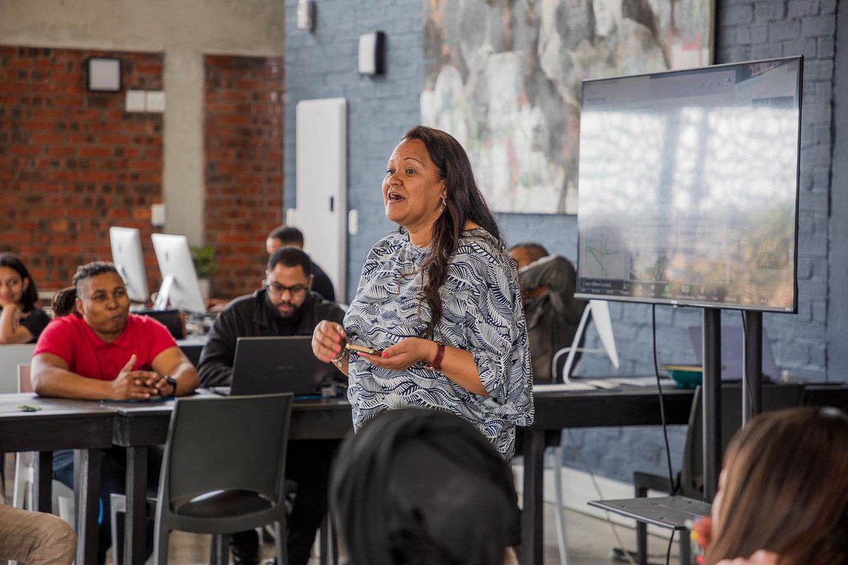 RLabs's tweet photo. Embrace the power to change the future, not the past!
Every step we take today is a building block for a brighter tomorrow.
Keep building, striving, and moving forward - @ReneParker
#MakingHOPEContagious #HOPEGivers #DLabs #KeepMoving #Westridge #MitchellsPlain https://t.co/jSwVGb9U9i