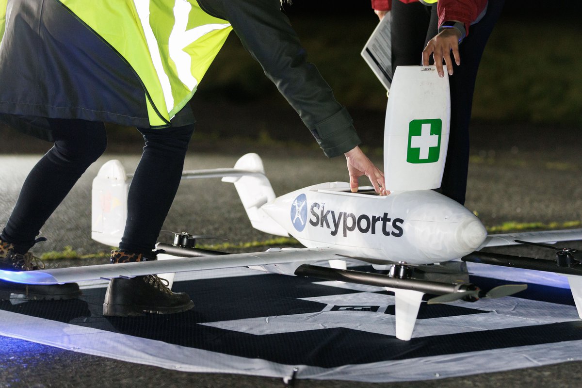 Last week saw the first live flight trial from <a href="/GLA_Airport/">Glasgow Airport ✈️</a> to <a href="/JubileeHospital/">NHS Golden Jubilee</a>. The trial is part of Project CAELUS - a scheme working to deliver the first national drone network that can transport essential medical supplies to rural and remote areas.
📰clydebankpost.co.uk/news/23899361.…
