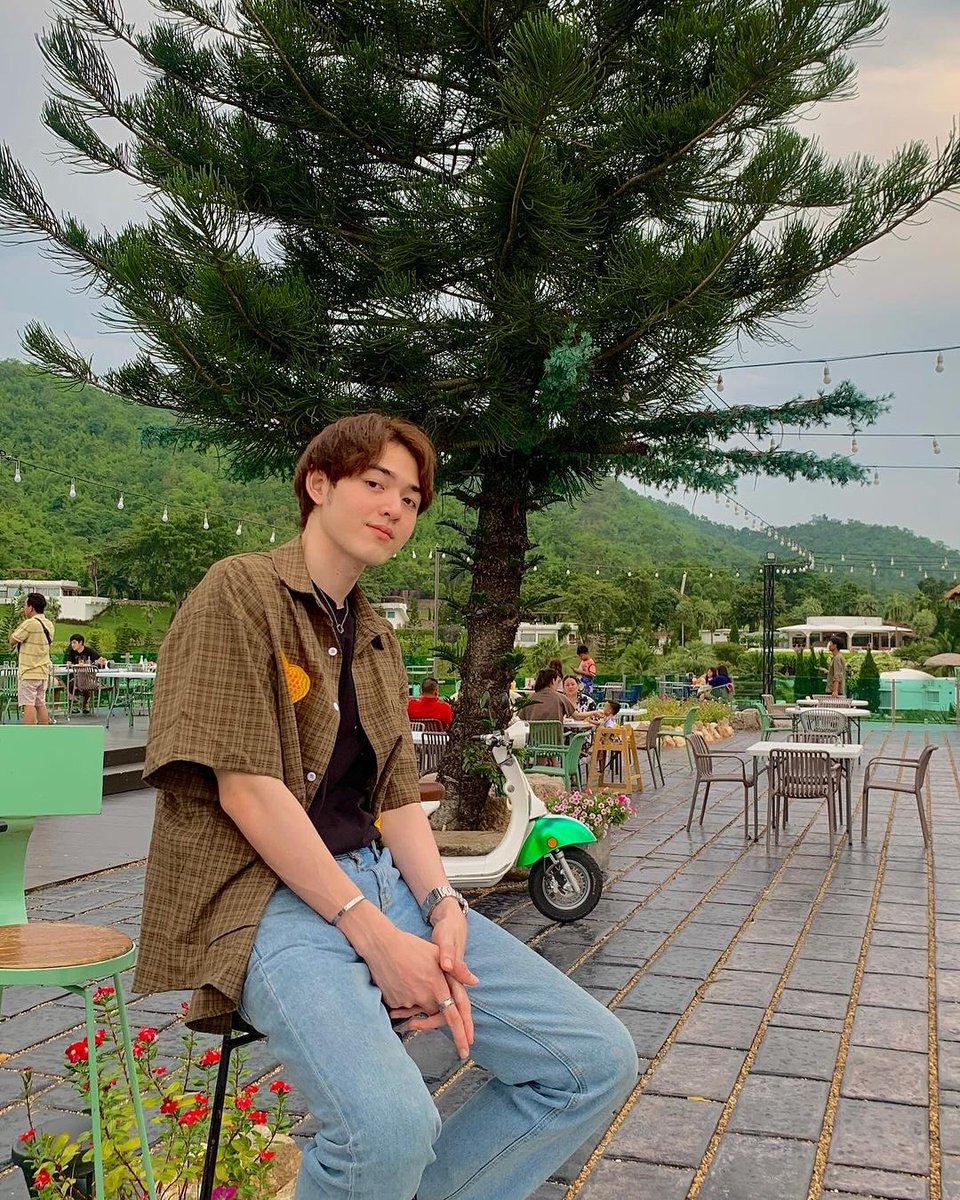 KAD8LAND's tweet photo. Update IG : @kadploysupa 

💬 : ยิ้มเผื่อวันพรุ่งนี้ไปเลย😆 
#กาดไม่ใช่การ์ด
⛓️ https://t.co/Jeyfr5iEnW

#กาดไม่ใช่การ์ด 🍀 
#KADLAND 
#KadploysupaIGUpdate https://t.co/pq6ae0lHZQ