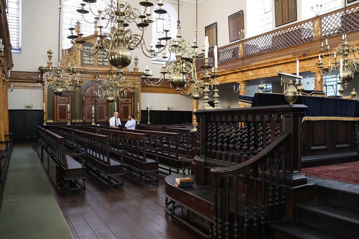 Bevis Marks synagogue is at risk once more. Today is the last day to respond to the City plan to establish a conservation area to protect the building. Option 3 is the best scenario. Please go online at - …churchconservationarea.commonplace.is/en-GB/proposal… and vote for option 3!