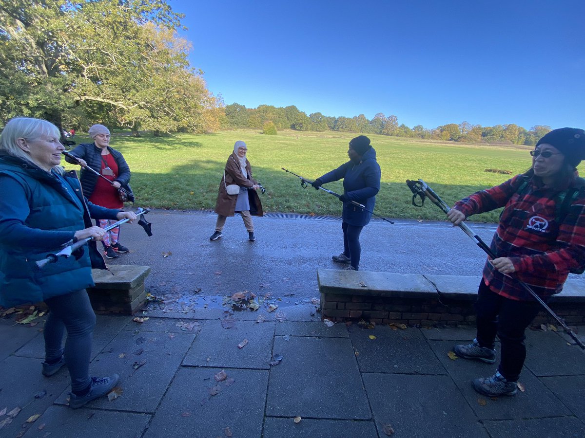 Great weather for walking today! Here’s our women’s Nordic walking group warming up for their outing this morning and our two Health walks are out too! 
Find out more about our walking programmes: heath-hands.org.uk/walkinghampste…
#walkcycleLDN