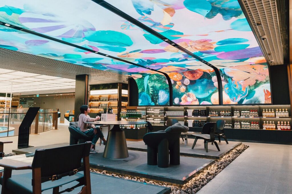 AvSourceNews's tweet photo. #NEWS | After three and a half years of expansion works, Terminal 2 has now fully reopened, restoring four-terminal operations at Singapore Changi Airport.
Read more at AviationSource!
https://t.co/rzNQUve6sR
#Singapore #ChangiAirport #ChangiT2 #AvGeek https://t.co/vq2bbVfdOG