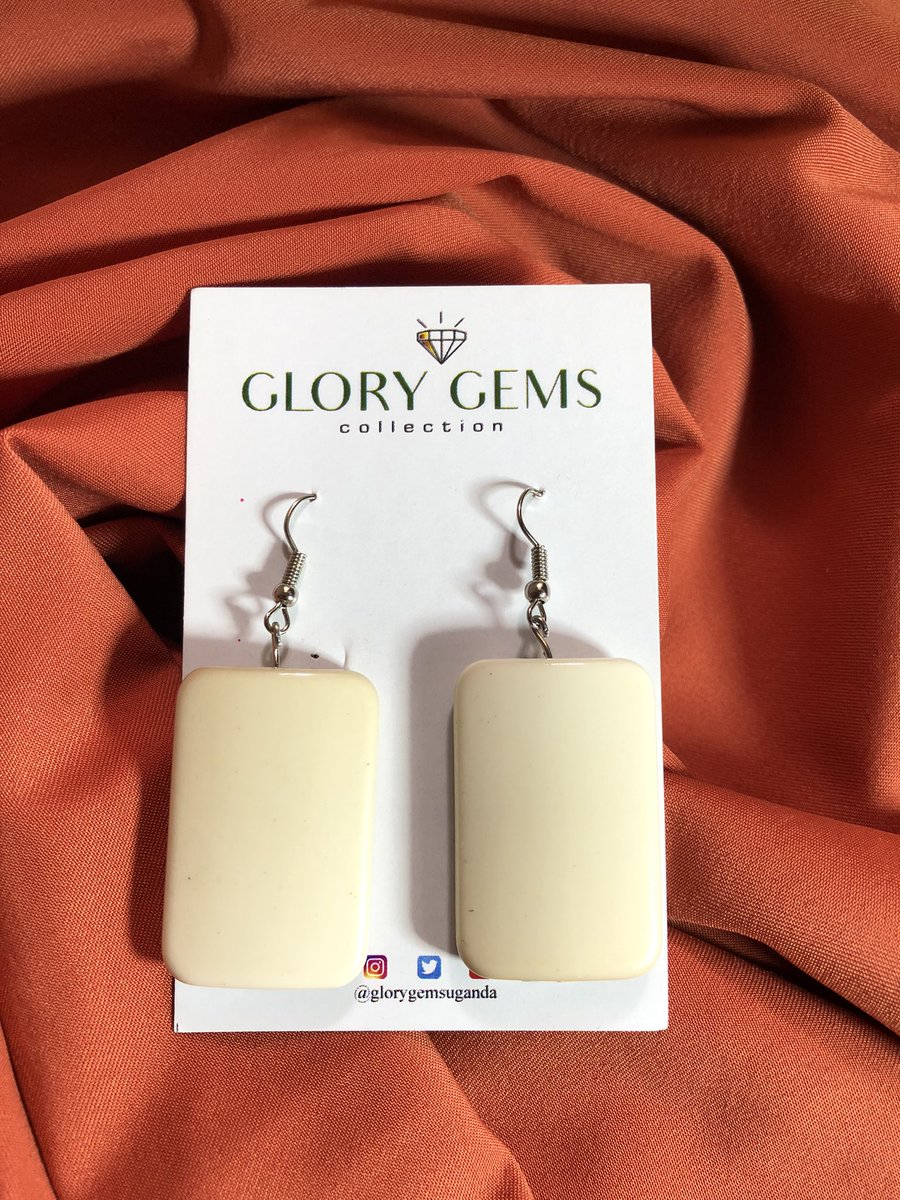 glorygems1's tweet photo. We hand make earrings, bracelets, chains &amp; everything jewelry✨

DM/ Call or WhatsApp +256 705476435 to place orders 🙏🏾 https://t.co/G0MisYa8uq