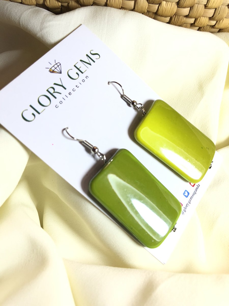 glorygems1's tweet photo. We hand make earrings, bracelets, chains &amp; everything jewelry✨

DM/ Call or WhatsApp +256 705476435 to place orders 🙏🏾 https://t.co/G0MisYa8uq